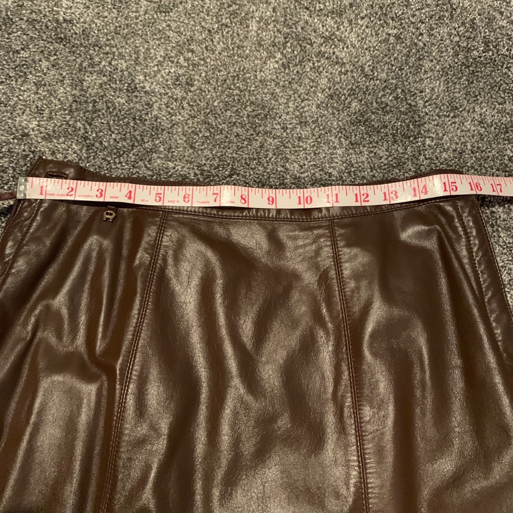 Vintage Etienne Aigner Genuine Leather Skirt side zip button Brown Size 10 - Picture 11 of 17